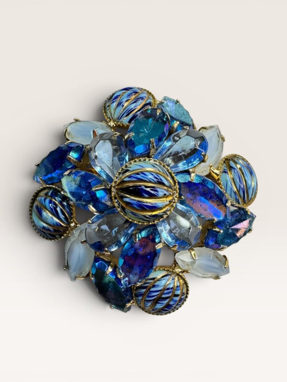 1950s Blue White Art Glass Crystal Cluster Brooch Gold Tone Statement Vintage